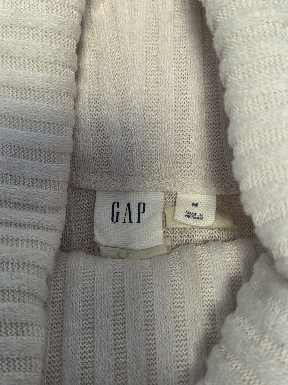 GAP Women's Cream Ribbed Sweater - Medium